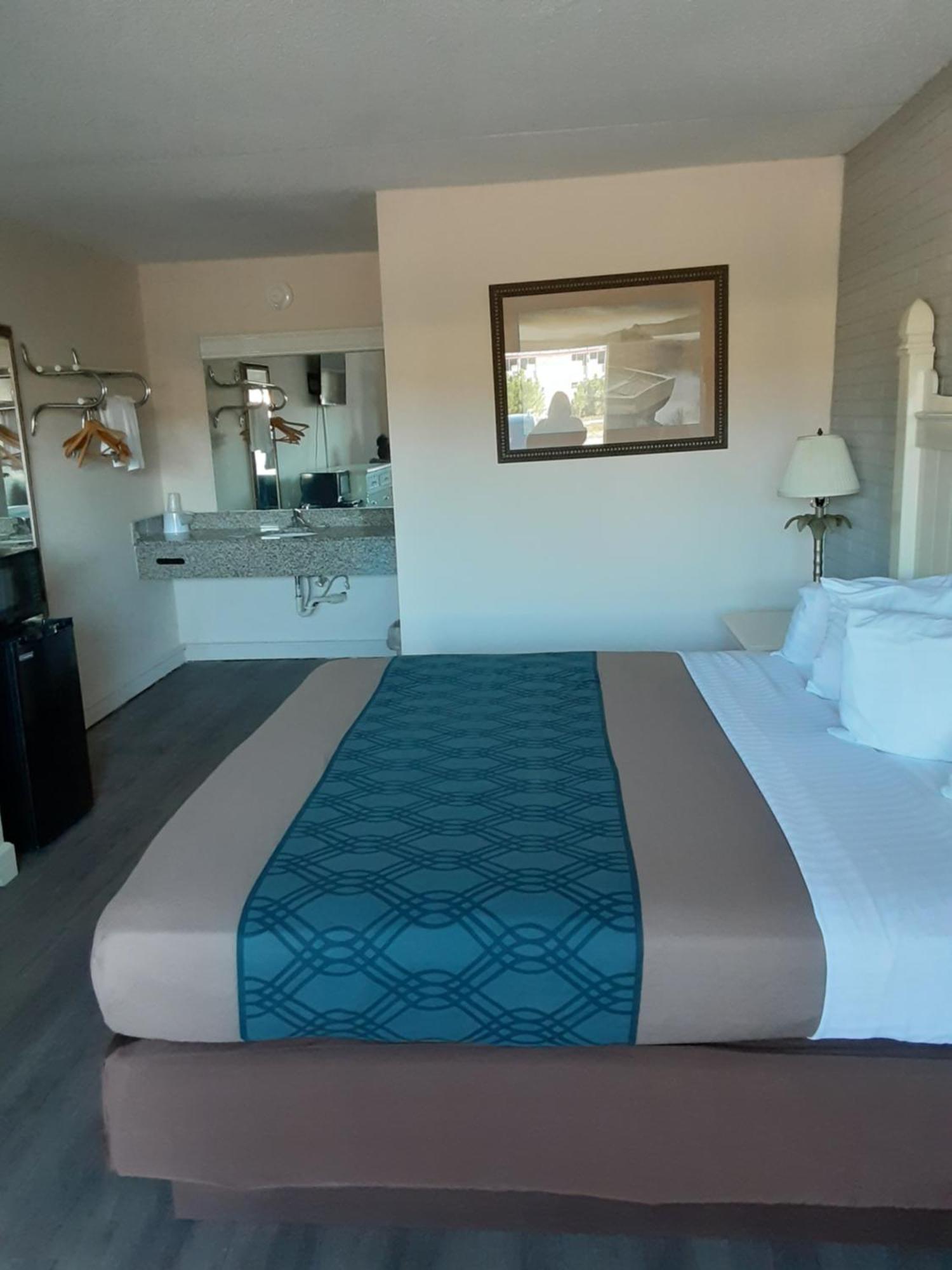 Rodeway Inn & Suites Wilmington North Habitación foto